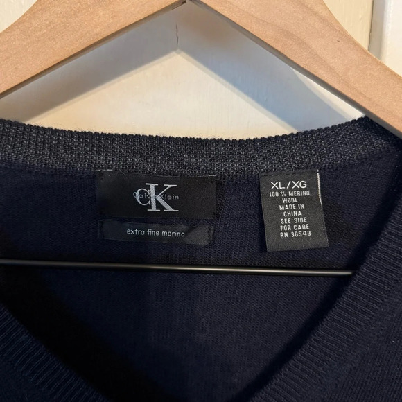 Calvin Klein Men’s Deep Navy Blue 100% Merino Wool V-Neck Long Sleeve Size XL - Picture 9 of 12